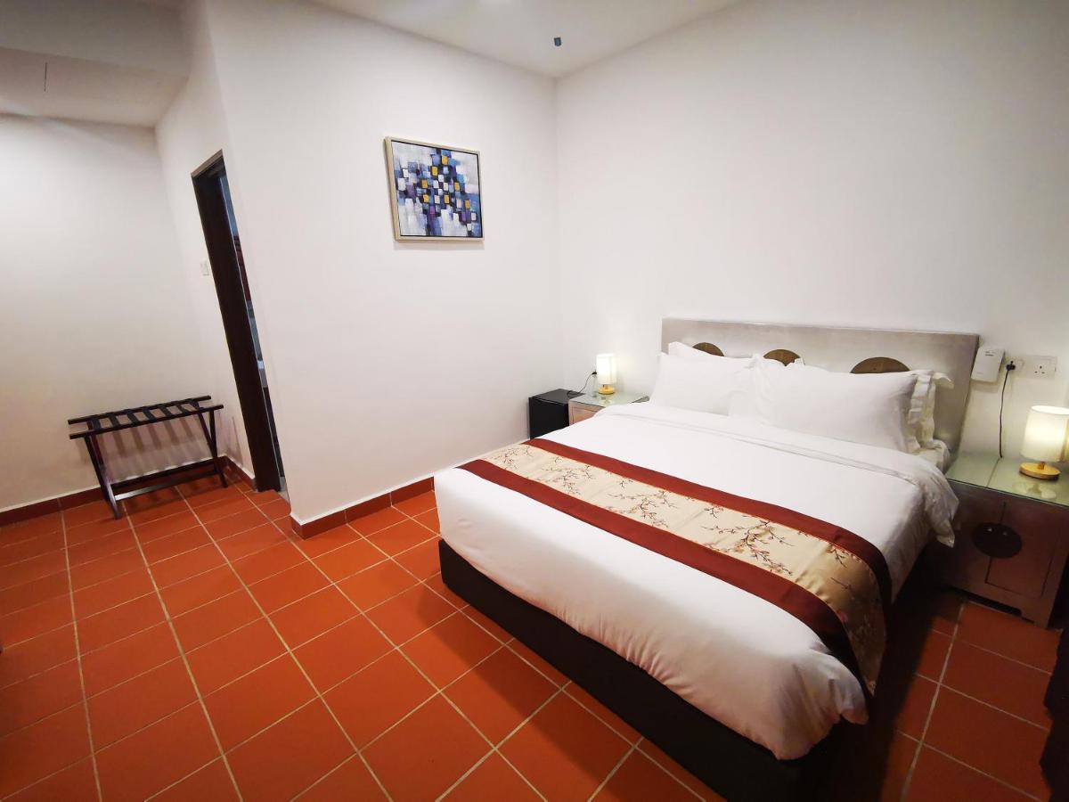 Mclane Boutique 3*